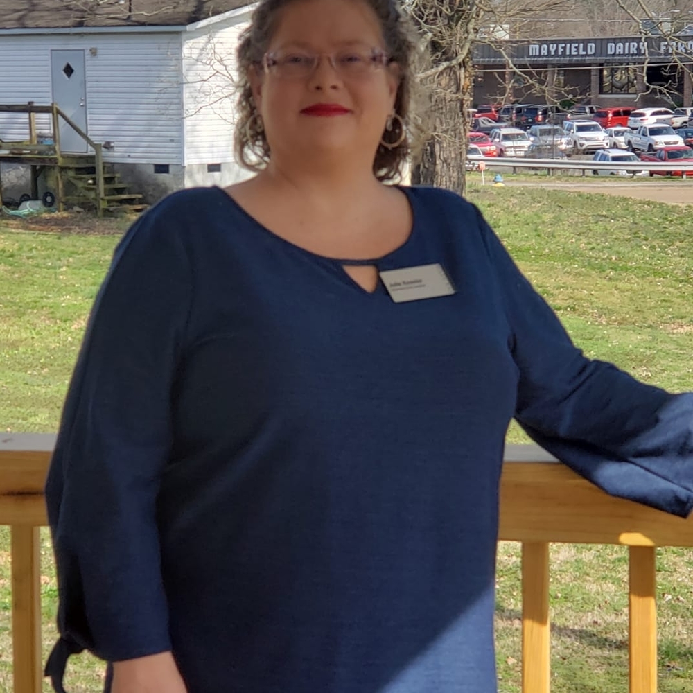 Meet your Posher, Julie